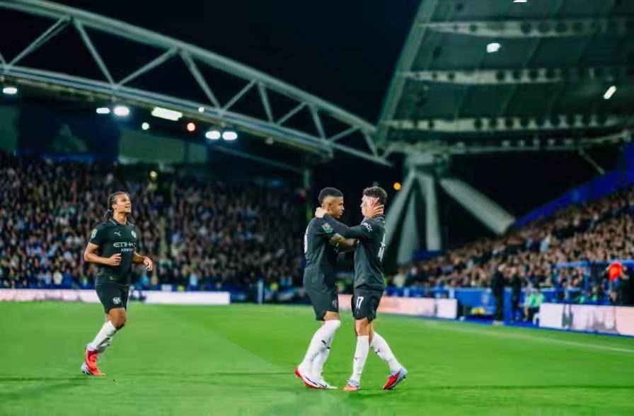 LOL全球总决赛-包含转会期突围战来临；迈阿密热火围绕欧冠复出首秀；媒体盛赞；更衣室氛围转暖的词条